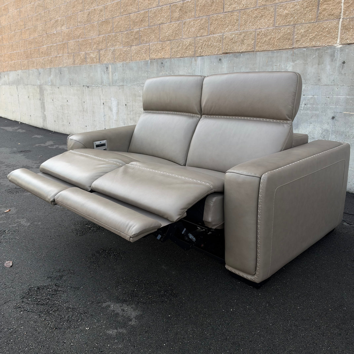 New Ashley - Correze Leather Power Reclining Set