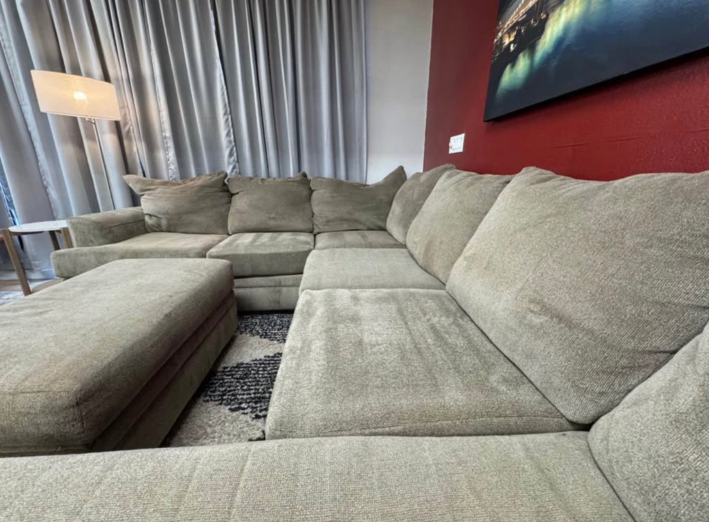 Large Sectional Chaise w/ Storage Ottoman