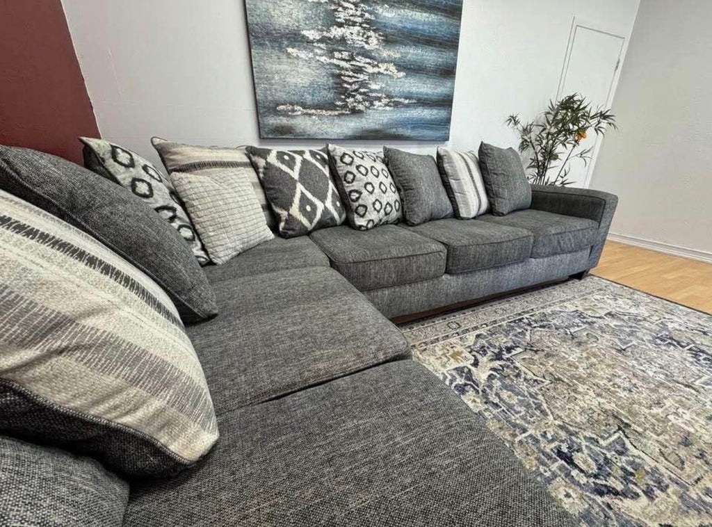 Rooms to Go - Carole Court