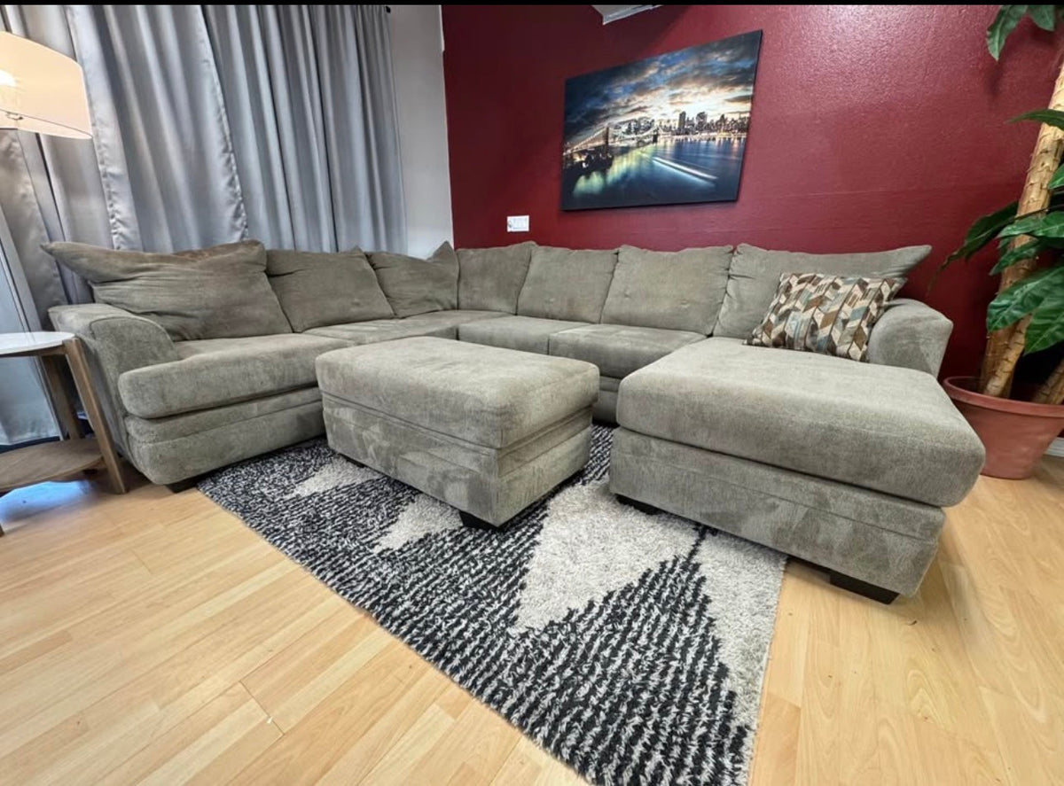 Large Sectional Chaise w/ Storage Ottoman